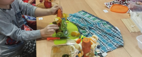 Owocowo – warzywne choinki w Jedynce