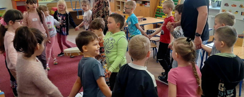 Poruszające Bajki o Emocjach w Jedynce