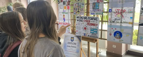 Uczniowie Opatowskiej Jedynki nagrodzeni w konkursie profilaktycznym ,,Wolny od cyberprzemocy i hejtu"