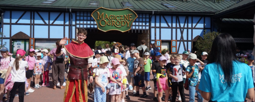 Wycieczka klas pierwszych do Magicznych Ogrodów