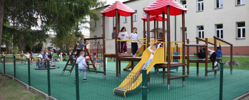 Plac zabaw w Jedynce ponownie otwarty!