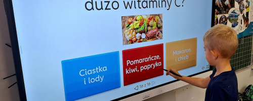 Przedszkolaki Opatowskiej Jedynki jedzą zdrowo